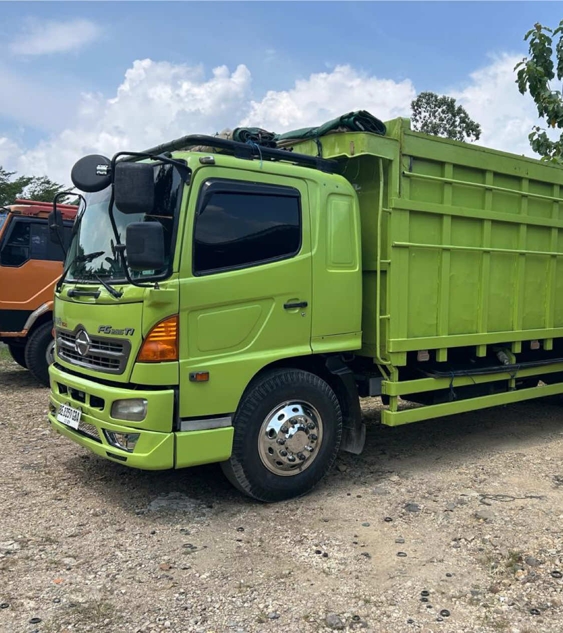 ‼️HINO LOHAN ISTIMEWA‼️ + Hino type JP  + Tahun 2010 + Mesin jos + Body utuh + Pajak On KIR On  + Yg minat silahkan Hub. WA #fyp #hinosumbar #jualbelimobilseken 