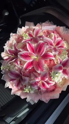 gorgerous 75ct rose lily bouquet 🌺🩰🪞🎀🦢🫧 #fyp #laflorist #ramossbyjess #lilybouquet #dreamybouquet 