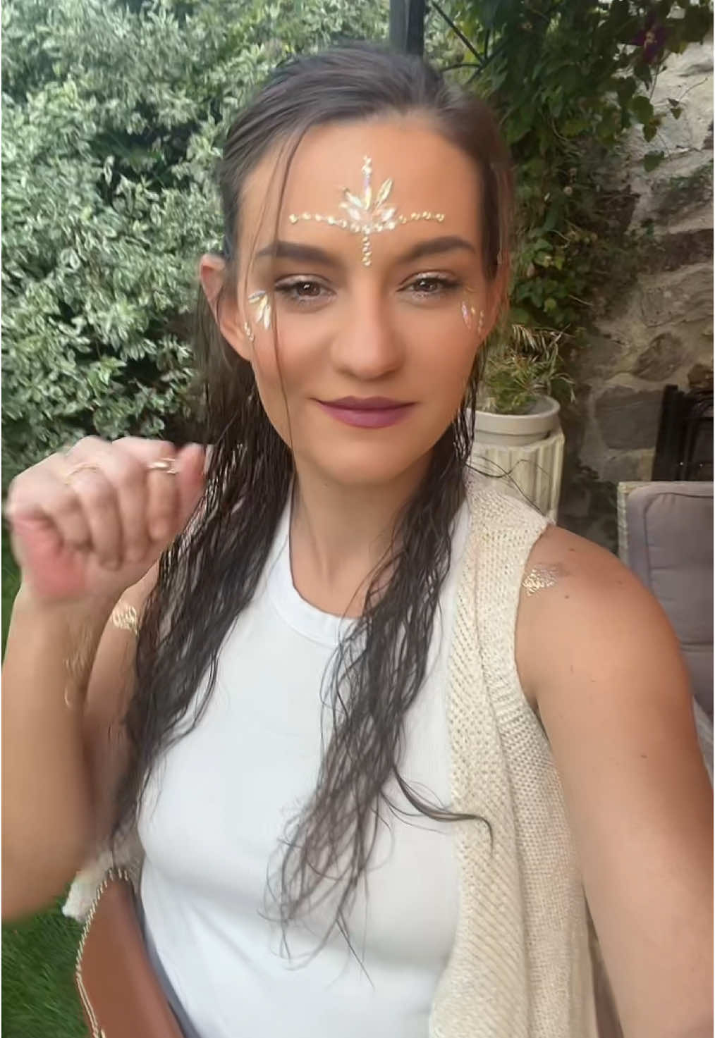 Après une journée travaux en pyjama, direction le festival @Fligny Summer Mix Festival ! @Jadouuu 🦋  avec @Papi Jumper @Korsakoff @Macby  et plein d’autre … ! #makeupfestival #festival 