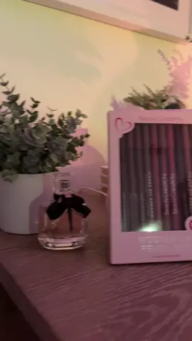 they go on sooo smooth, and there's SO many colors 🩷 #fypシ #lipliner #ad #makeup #lip #lipproducts #products #fypシ゚viral 
