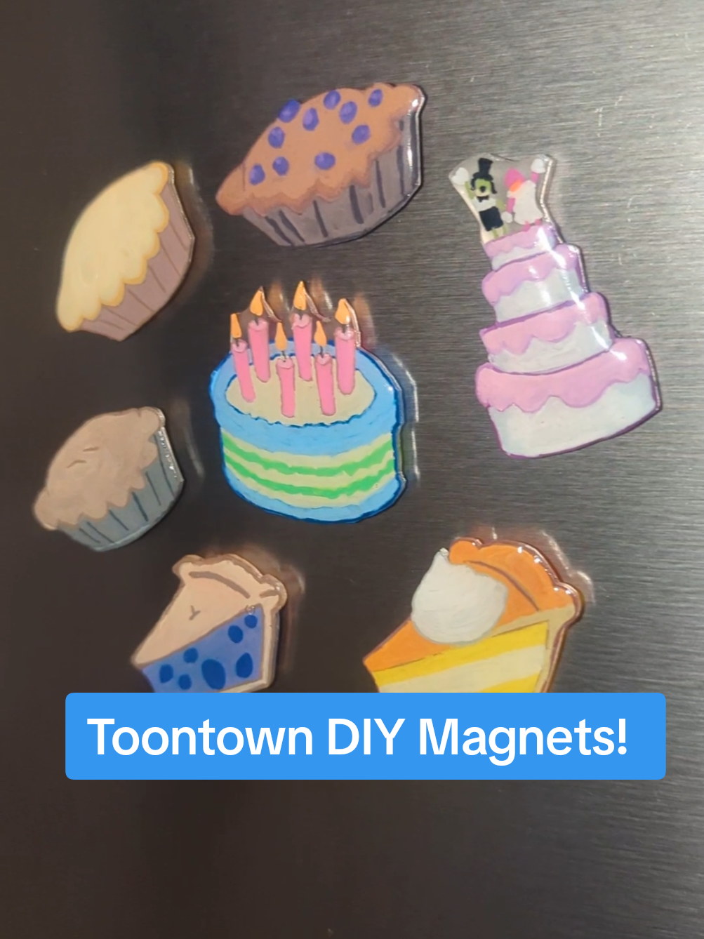 Who remembers Toontown? I have been playing almost my whole life so I really wanted to make a craft for it ♥️ Plus @Toontown Rewritten is having Toonfest this weekend, so it seemed like the perfect time! #toontownrewritten #toontownonline #toonfest2025 