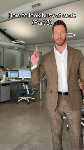How to look busy at work (part 3) #busy #workhumor #worklife