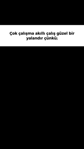 Kısaca belirli bir süre boyunca çok çalışmalısın.. Akıllı çalışmanın sırrı, öncesinde sıkı çalışmaktan geçer. Belirli bir süre boyunca yoğun emek vermeden, hangi yöntemlerin senin için en verimli olduğunu asla bilemezsin. Sıkı çalışma bir ömür boyu sürecek bir yük değil, öğrenme sürecinin önemli bir bölümü, bir “geçiş dönemi”dir. Bu dönemde hatalar yapar, zorluklar yaşar ve kendi en etkili çalışma biçimini keşfedersin. Önce ter, sonra strateji gelir. 🔑 Anahtar Kelimeler: kişisel gelişim, motivasyon, disiplin, zaman yönetimi, üretkenlik, başarı, çalışma motivasyonu, hedef belirleme, azim, kariyer gelişimi, verimli çalışma, planlama, öğrenme teknikleri, başarı hikayeleri, performans artırma, kişisel gelişim, motivasyon, disiplin, zaman yönetimi, üretkenlik, başarı, çalışma motivasyonu, hedef belirleme, azim, kariyer gelişimi  #zihniyet #kişiselgelişim #motivasyon #alıntı #disiplin 