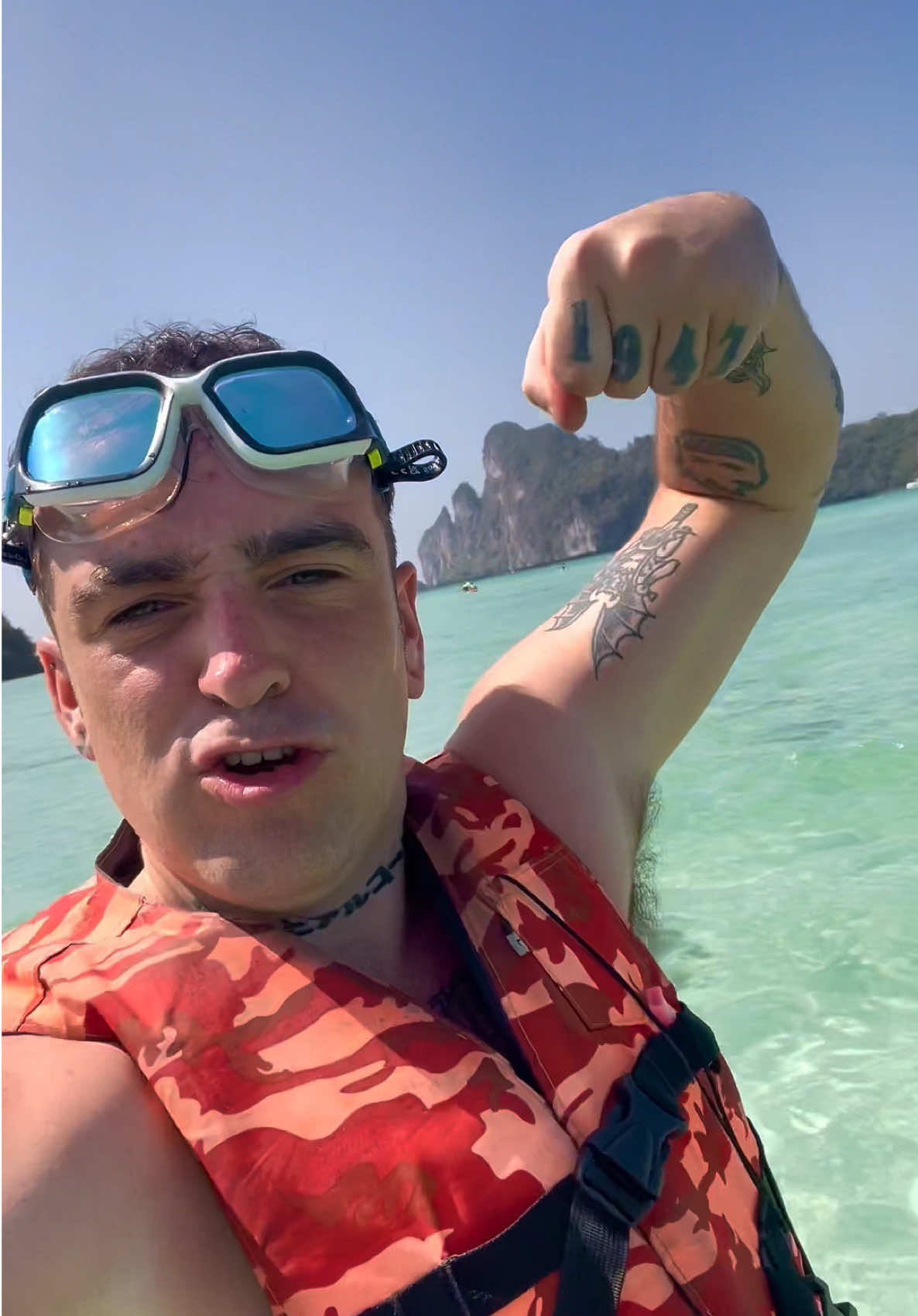 Found this video I forgot to post last year of just a wee bit a silliness in the Phi Phi islands in Thailand #skalleyssed #glasgow #thailand 