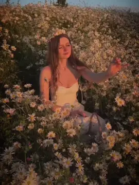 آقا آهنگش تو چنل تلگرامم هست😭🫠✨