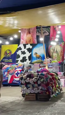 Ya me vi en la feria de mi pueblo no voy a comprar nada pero me quedo una hora viendo