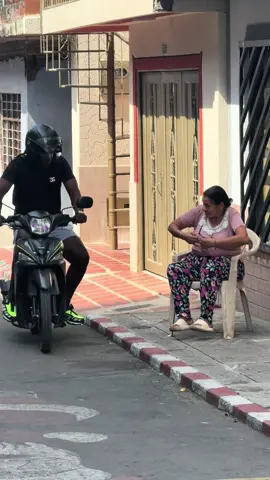 Auxilio auxilio🤣 #tik_tok #vira #seguidores #seguidores #viral_video #tiktokviral #broma 