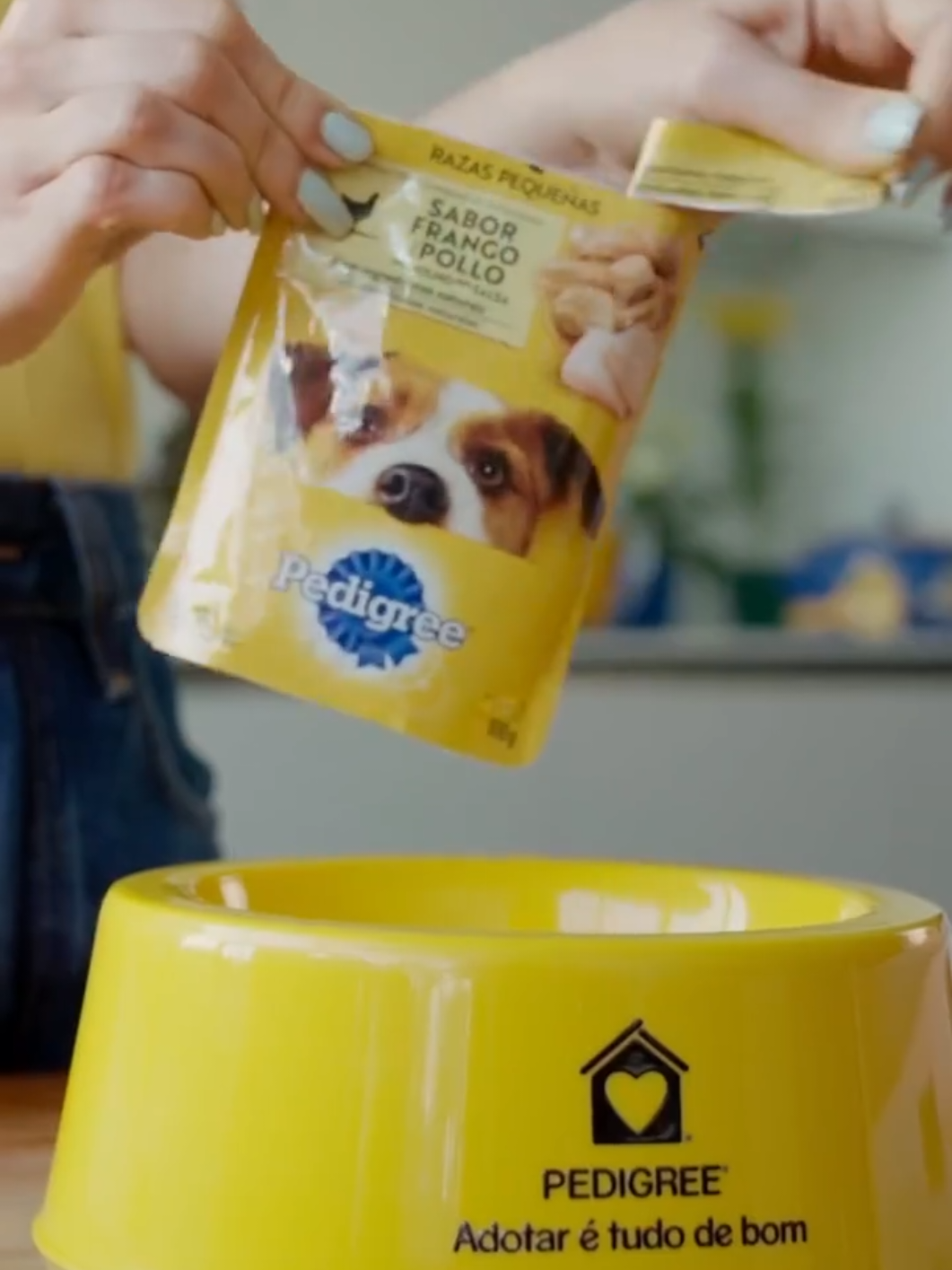 Sachês Pedigree Cães Adulto Raças Médias Alimento Úmido Sabor Carne ao Molho 100g #saches #pedigree #caes #cachorros #animals  LINK DO PRODUTO NO COMENTÁRIOS 