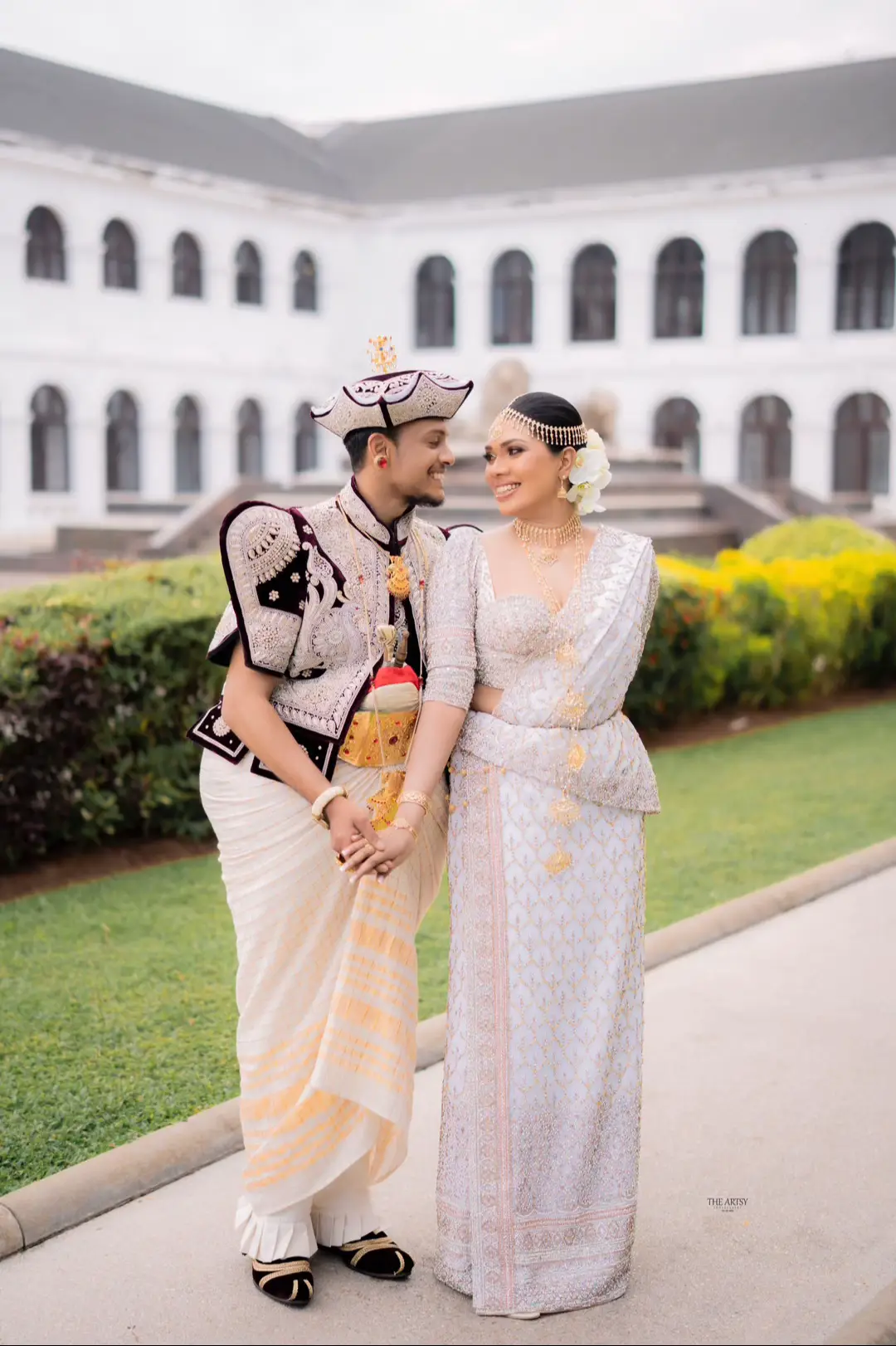 ඒ දෙන්නාගේ Wedding Story එක මාරම ලස්සනයි පටන් ගැන්මේ ඉදලාම හරිම නිහතමානී දෙන්නෙක් සුභ මංගලම් @Ceylon Bridel & Luxury Sarees Potos ලැබිලා ගොඩක් කල් උනාට Upload කරන්න අමතක වෙලා තිබ්බේ 😞 👰‍♂ දෙන්නගේම Wedding Dress එකම තැනකින් 😩🥹 ඒකත් නීට් එක උපරිමෙන්ම 🫡😍  🥰 ඔයා ආසම විදියට හිතේ ඇදුන රෑපේ තියෙන Bridel Dress එක අදින්න ඒක ඒ විදියටම කරන්න අපි සූදානම් Ceylon Bridel & Luxury Sarees 💜 ඔයාගේ වෙඩින් එකේ ඇදුම් හැමදෙයක්ම එකම තැනකින් කරගන්න නම් දැන්ම එන්න @Ceylon Bridel & Luxury Sarees 👰 Ceylon Bridel & Luxury Sarees❤️ඔයාලට Rent කරගන්න වගේම ,  අපෙන් මංගල ඇදුම් මසා නිමකරගන්නත් පුලුවන්.              kandyn sewing                                       frock sewing.                                     lehenga sewing                                              Party Wear Sewing & First fitton.      මේ හැම දෙයක්ම ඒ විතරක් නෙවේ 😀.                ❤️Bridmaids dress sewing, flower girl dress sewing & Rent ( First Fitton Rent පවා අපෙන් ඔයාලට කරගන්න පුලුවන් .                     ඔයා Fabric ගෙනත් දුන්නොත් අපි මහල දෙනව.    බොහෝමයක් දෙනා අපෙන් අහන ප්‍රශ්නයක් තමයි ඔයාලා sarees rent කරනවද කියල ❤️ . අපි Rent & First Fitton Rent Option දෙකම Available .                                  Goingaway & Homecoming පමණක් නෙමෙයි indian saree& Kandyn Sarees, western frock, preeshoot frock, bridemade dreess ඔක්කොම First Fittom Option වලට කරනවා . 😯Specialy අපි ගාව නැති designs ඔයාලටම coustamize කරගන්න පුලුවන් වගේම Rent or Sale කරගන්න හැකියාවත් තියෙනවා.                       🇱🇰 ලංකාවේ වගේම පිටරටක ඉන්න කෙනෙක්ට උනත් ගැටලුවක් නැතුව අපේ Service ගන්න පුලුවන් අපේ Whtaapp 0743140055 ගිණුම හරහා ❤️   😩 ඉතින් ඔයත් ලගදී විවාහ වෙන්න ඉන්නවානම් ඔයාගේ අතේ ඇති ගාණට අපිත් එක්ක කතා කරලා ඔයාගේ ඇදුම Rent කරගන්න වගේම අලුතින් හදාගන්න එන්න අපේ Showroom එක Visit කරන්න.🙏 එන්න කලින් Appointment එකක් අරන් එන්න ඔබෙත් මගෙත් පහසුව උදේසා 💪 Ceylon Bridel & Luxury Sarees@Ceylon Bridel & Luxury Sarees #viral #viralvideo #viralbridel #ceylonbridelluxurysarees #battaramulla #lehengatransition #lehengabridel #kandynsempre #groomer #weddingday #kandynsaree #jacketsewing #kandy🌸🍬 #bridelgroomphotography @top fans Ceylon Bridel & Luxury Sarees