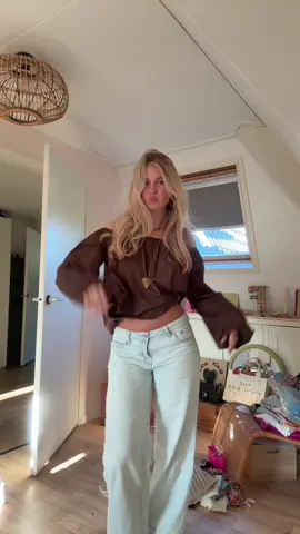 deze tiktok is puur om mijn nieuwe bloesje te showen 😋#fypageシ #fitcheck 