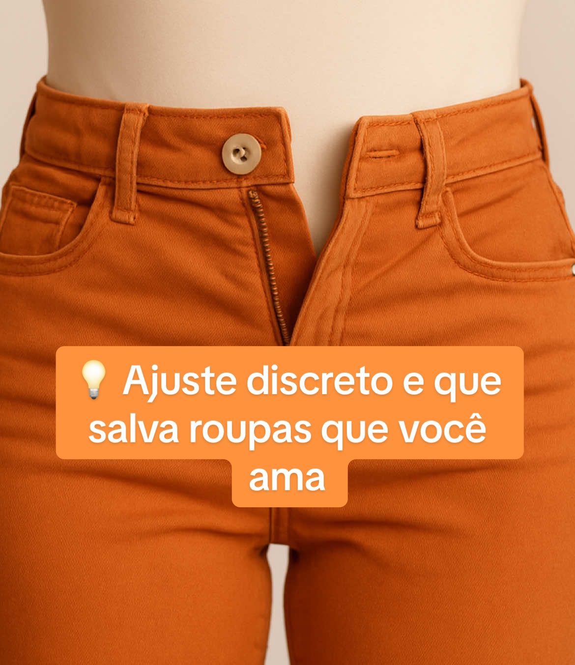 Adeus aperto, olá conforto! Ajuste com elástico no cós para até 8 cm a mais de folga 🙌 #costura #ajustederoupas #roupaapertada #ateliedecostura #transformandoroupas #cósapertado #modasustentavel #AjusteNoCos #confortonamedida 