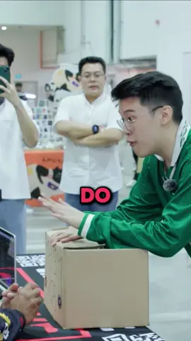 They are fake! #sneakers #viral #reseller #kicks #shoes #foryou 