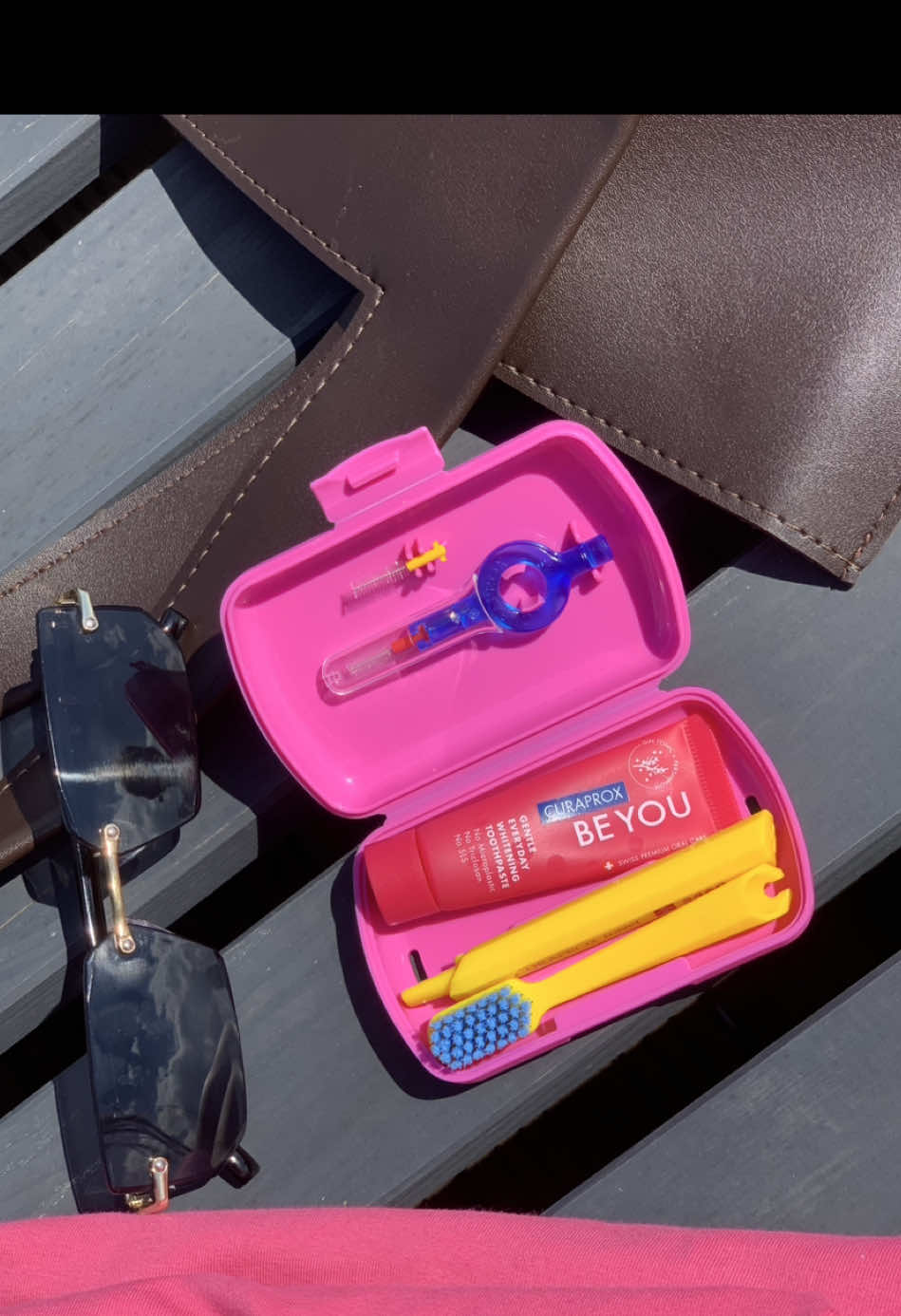 Curaprox Travel Set – все для вашого комфорту, де б ви не були 🦷✨ У наборі: складана щітка Ultra Soft, міні-паста Be You та йоршики для міжзубних проміжків. Замовляй зараз і усміхайся впевнено всюди! 🩵 #чистізуби #якіснийдогляд #зубнащітка #стоматологрекомендує #дорожнійнабір #travelset #travel #відпустка #відпочинок #догляд 