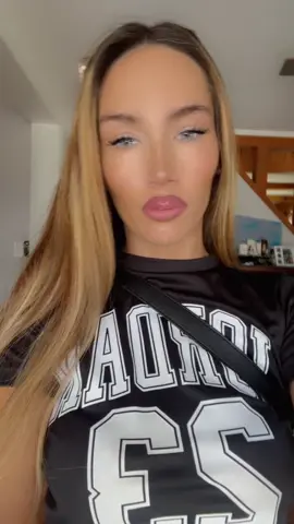 #olebrandselect #fentysuperbrandday #loveyourself #confidence #badbi️tchenergy😈💯 #glow #bossmoves 