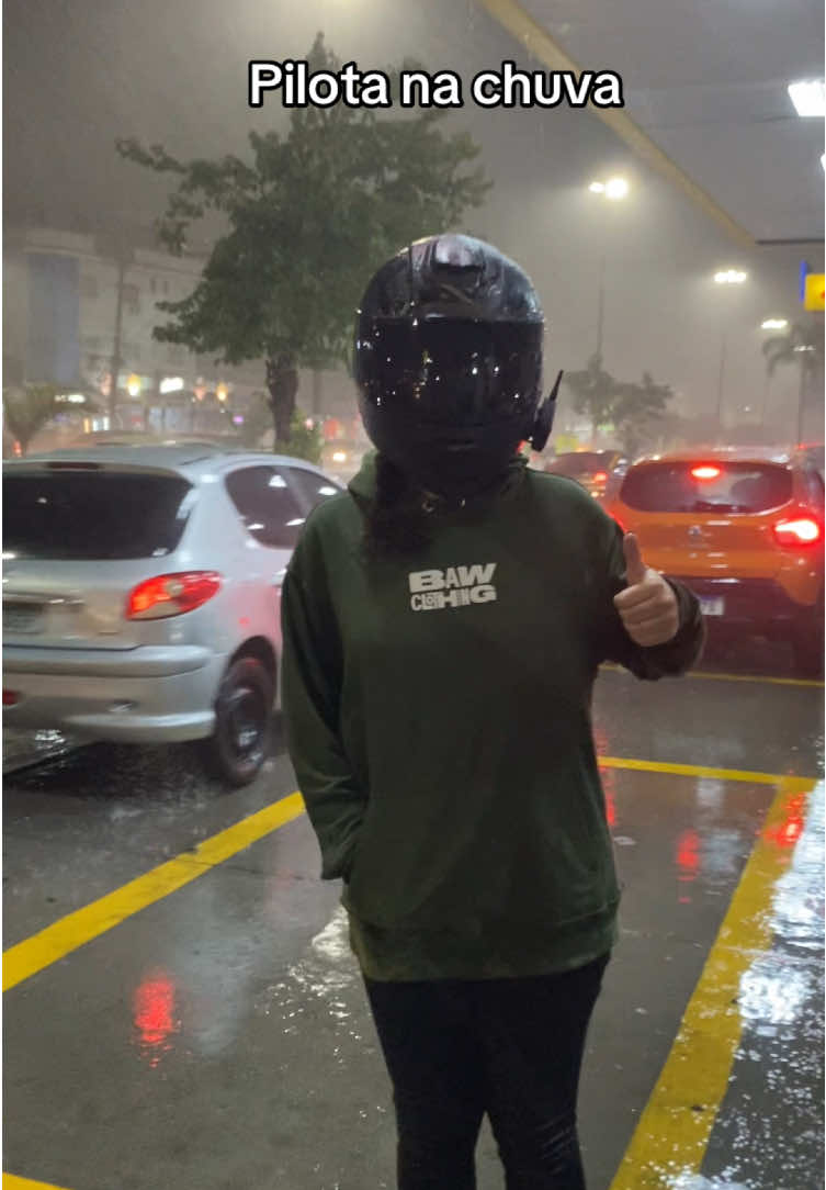 Molhei pouco 🙏🏻😂  #motorcycle #mt03 #chuva #agua #rain #fyp #fyyy #yamaha #fypシ゚ #motor #moto 