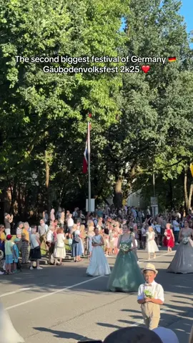 Where beer meets Bavarian beats Gaubodenfest 2025! 🎶🍻 #fyp #pakistaniingermany🇵🇰🇩🇪 #internationalstudent #germany🇩🇪_tik_tok #gaubodenvolksfest 