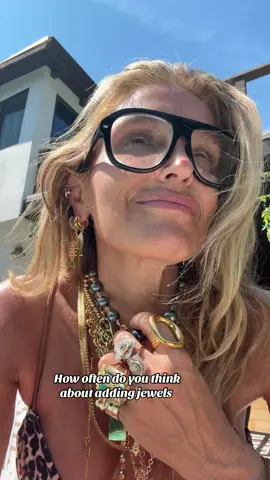 Like every day 😅😂 Jewelry whore there I said it 😩 #lookgoodfeelgood #motivation #maximalist 