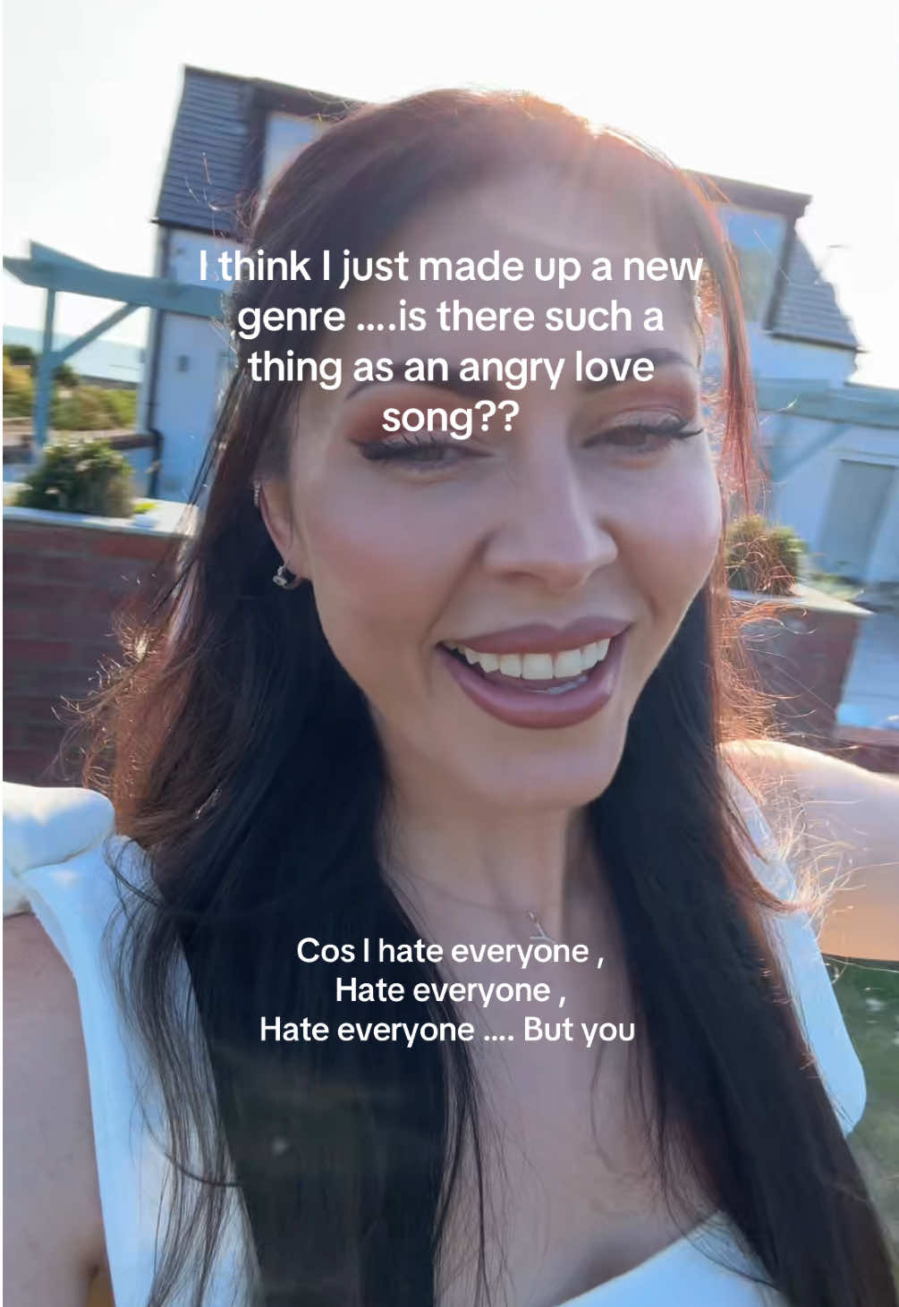 Name another angry love song, there must be more….this one is called ‘I hate everyone’ which makes sense … #newmusic #songofthesummer #singersongwriter #femaleproducer 