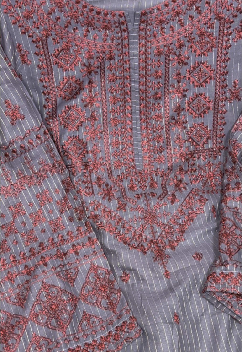 2 Pc Grey & Mehroon Magic is Back! ❤️ Experience elegance with our fully embroidered premium lawn dress, stitched to perfection with Pakistan’s No.1 Stitching quality. Shirt length: 42 inches Trouser or shalwar — your choice Extremely limited stock — secure yours before it’s gone! 📦 Ready to wear, ready to impress. Order now! . . . . . . . . . . . #shopping #ReadyToWear #fashionstyle #boutiqueclothing #pakistanifashion #Lawn2025 #viralreels #LuxuryLawn #PakistaniFashion #clothingbrand #StylishGirls 