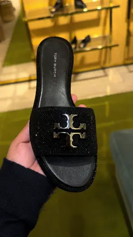 TELL A FRIEND TO TELL A FRIEND A NEW COLOR DROPPED😝🩶🖤 come see our new Everly slide at our Rosemont location before it sells out!!🤩 #toryburch #toryburchoutlet #outlet #chicago #foryoupage #fyp #cute #slides #crystal #glittery #silver #style #sandals #Summer #Love #designer #hot #new #fashion #goingout #popculture #torygirl 