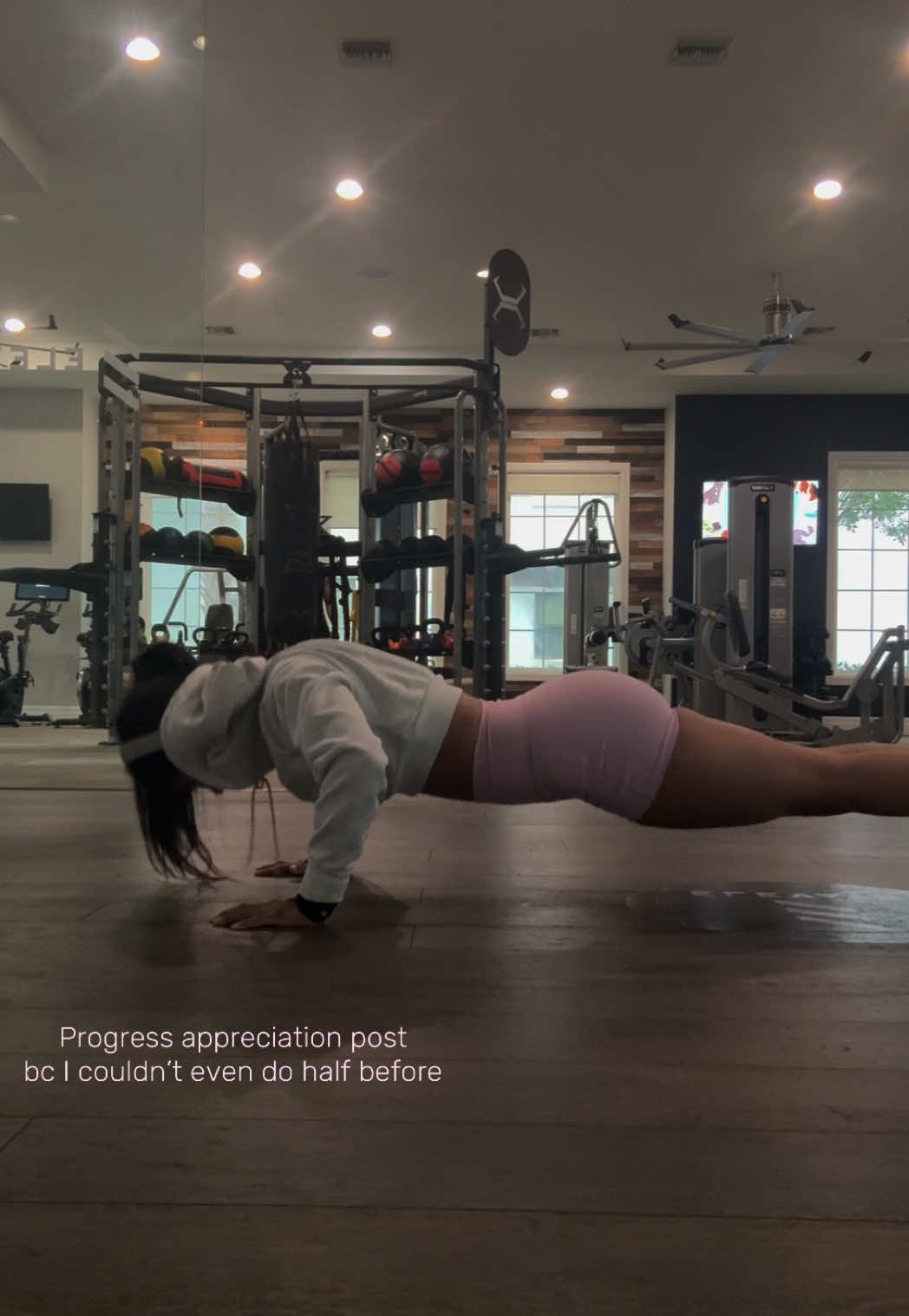 still can’t do a pull up tho 😭#pushups #GymTok 