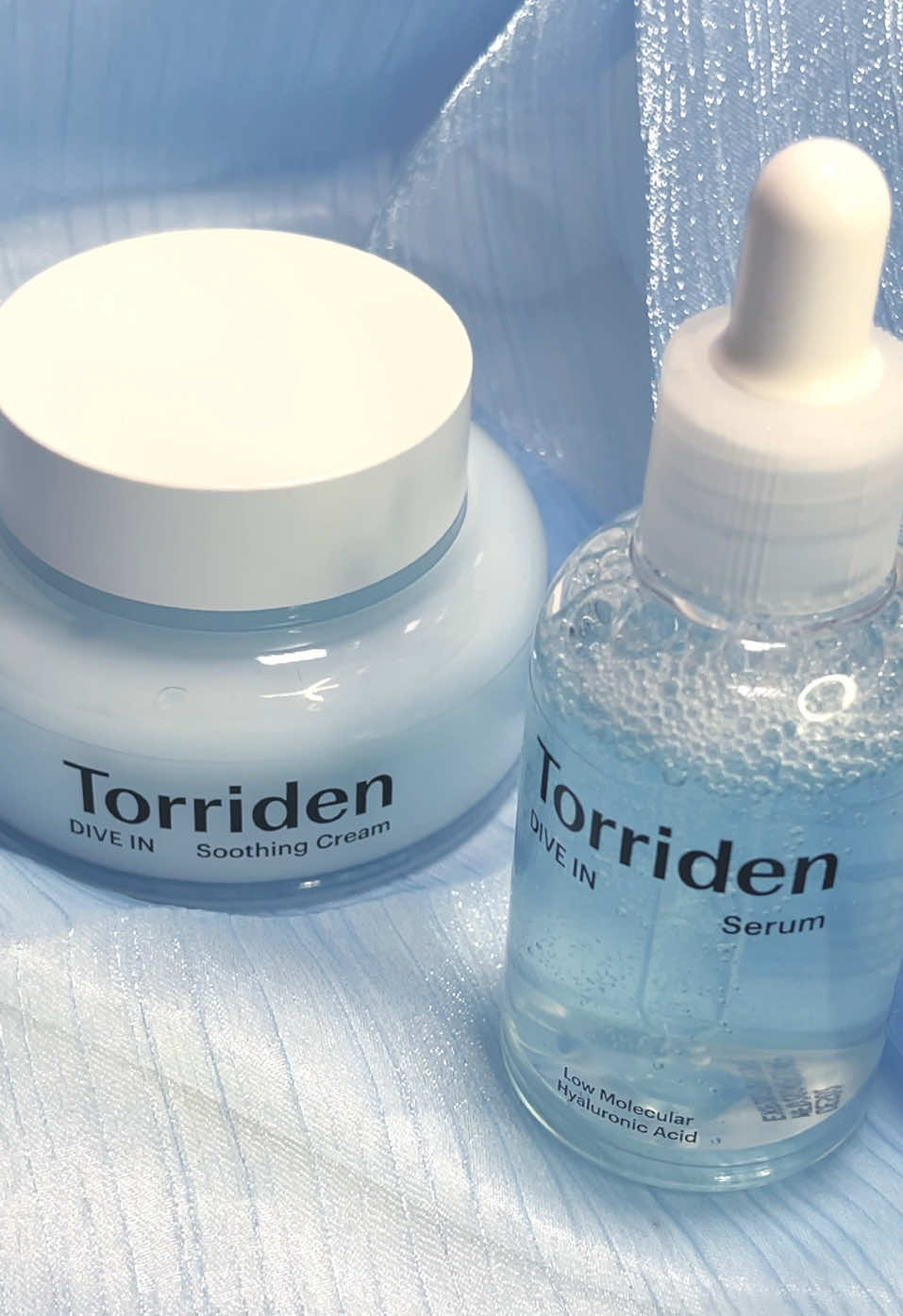 ✨💦🫧 I’ve been using the dive in serum for years but pairing it with the dive in cream recently has been incredible for my skin! I love using this duo as skin prep before makeup! 💦✨ @TORRIDEN US @TORRIDEN OFFICIAL @𝗧𝗼𝗿𝗿𝗶𝗱𝗲𝗻 토리든  #torriden #divein #kbeauty #kbeautyskincare #koreanskincare #hyaluronicacid 