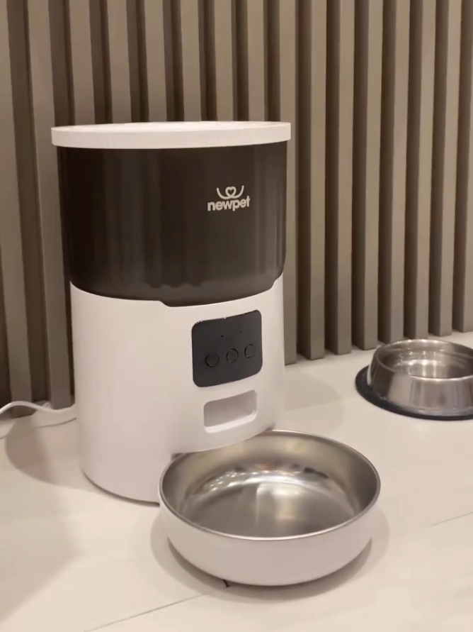 Comedouro automático para pet 🛍️💜 #foryoupage #fyyyyyyyyyyyyyyyy #pet #vaiprafy 