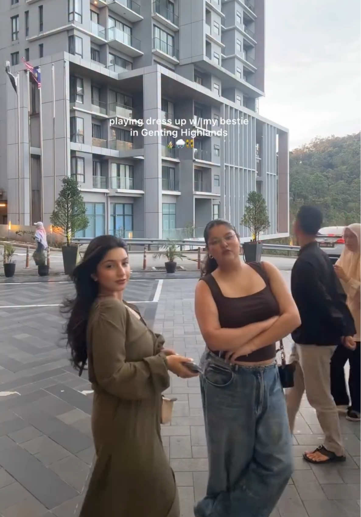 the effortless getaway look!🤌🏻🤎 👗: @ZARA  {fit check, ootd, vacation vibes, travels type, wanderlust, vacation looks, , Malaysia trip, exploremalaysia, Kuala Lumpur, Langkawi, travel besties, bestie vibes, girls trip, golden hour vibes, tropical escape, beach mood, chasingviews, travelmoments, seaside style ditched} #OOTD #reels #fyp #fitcheck #vacationvibes ##trave#vacationlooks #malaysiatrip #kualalumpur #langkawi #travelbesties #girlstrip #beachmood #travelmoments