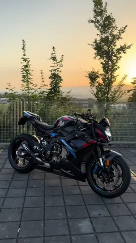 a little change #fyp #moto #bikersoftiktok #ride #bmwmotorsport #M1000R #clean #scproject #carbon #pirelli #ducati #yamaha #bmwlife #honda #pourtoii #CleanTok 