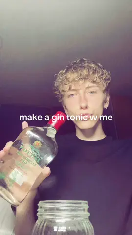 my fav one💋 (fake everything) #fyp #cocktail #gintonic #twink #blondie #fakeeverything 