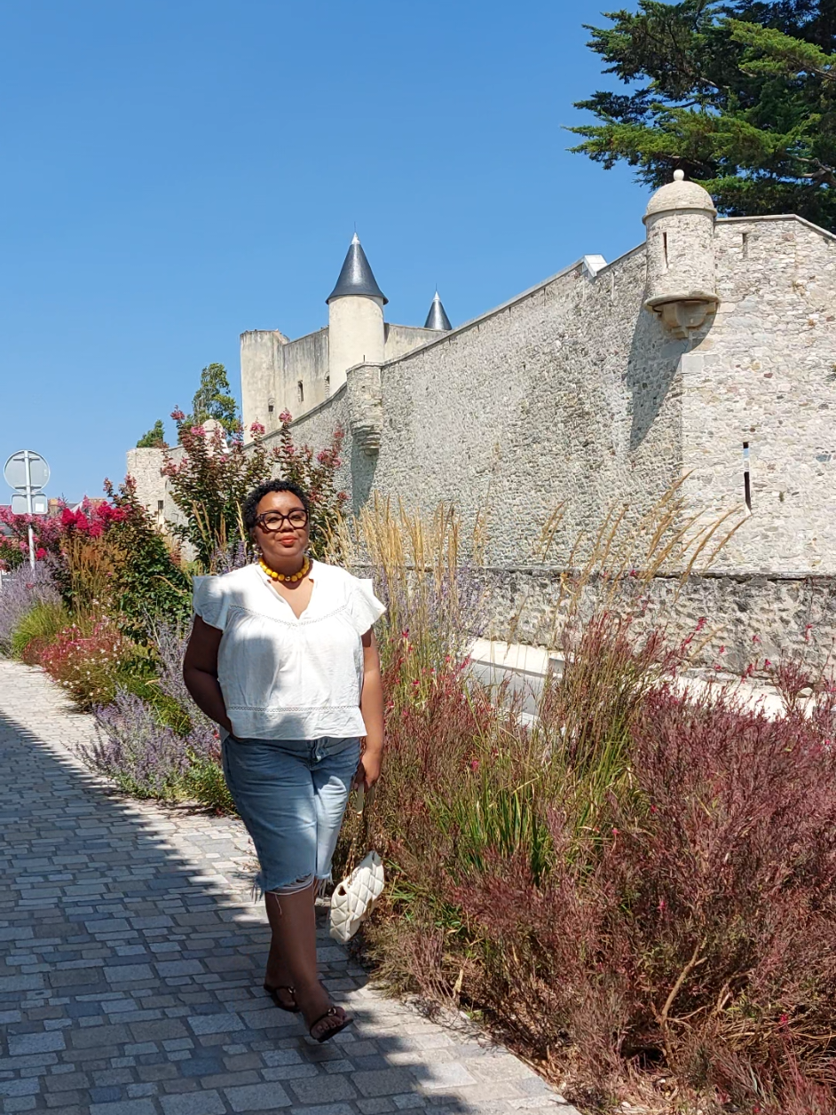 Je fais taille 44 et je ne sais pas comment m'habiller pour les vacances d'été. #midsizequeens #midsizeoutfits #midsizeootd #midsizeoutfitinspo #midsizefashion #midsizefashionblogger #midsizegirl #pourtoiii 