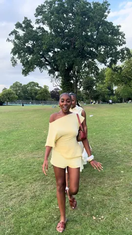 OOTD 🌺💕✨.                                          #fyp #picnic #pastel 