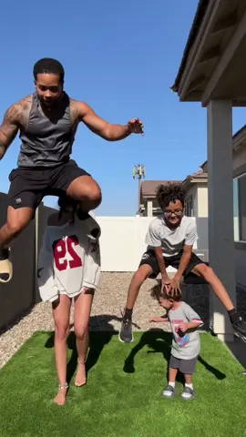 How’d he jump so high? 😱 @TajLockedin @Boushra 🌸 #tajandb #tajandboushra #tajlockedin 