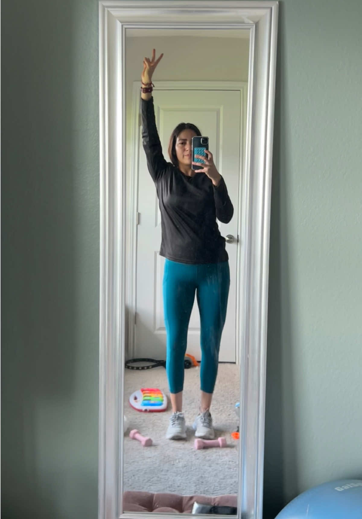 Day 16 - 75 hard mom version. Training with a toddler and a dog is wild 🤪 #75hard #75 #fyp #fy #fitnesstok 