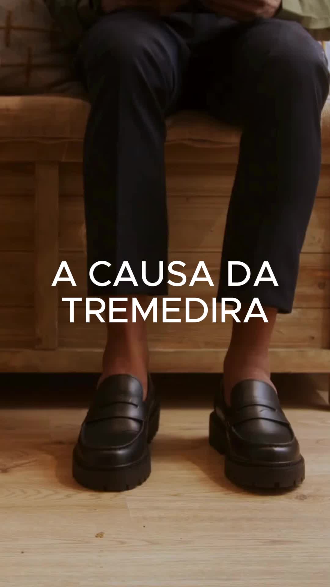 🟡 C1 Sabe aquela tremedeira que aparece na hora da prova de direção? Ela não vem do nada. ⚠️ É a forma do seu corpo reagir ao medo e à ansiedade. O cérebro entende que você está em perigo e ativa o famoso “modo de sobrevivência”. Seu coração dispara, a respiração acelera… e os músculos começam a tremer. Mas calma: isso não significa que você não sabe dirigir. Significa apenas que o seu corpo está reagindo ao nervosismo. E quando você aprende a controlar isso, a tremedeira some. #AprovadaNaCNH #ControleEmocional #MulherHabilitada #ProvaPratica #MedoDeDirigir #CNH #Ansiedade #Vencer #cnh #detran #motorista #reels #autoescola #viral