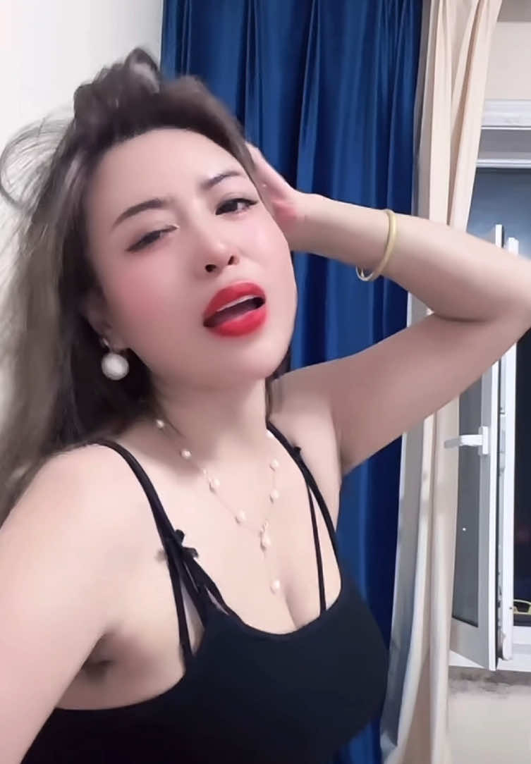 Follow my other account and post your next video on this account.@Mayecai 