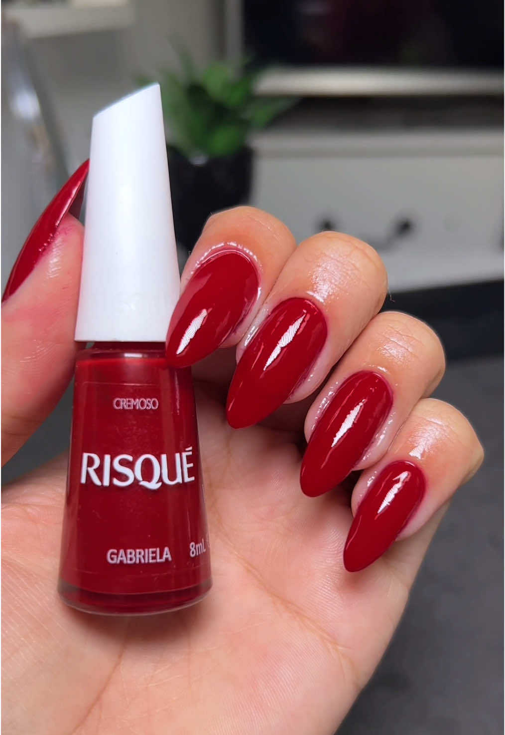Esse vermelho é maravilhoso ❤️ • Gabriela | Risqué  Encontrei no Mercado Livre, cole o id na barra de pesquisa do app  XZSQAW-WTYT @Mercado Livre Moda @Programa Afiliados e Criadores  #OMelhorDaBeleza #MercadoLivreModa #esmaltes #unhas #nailsinspo #unhasperfeitas 