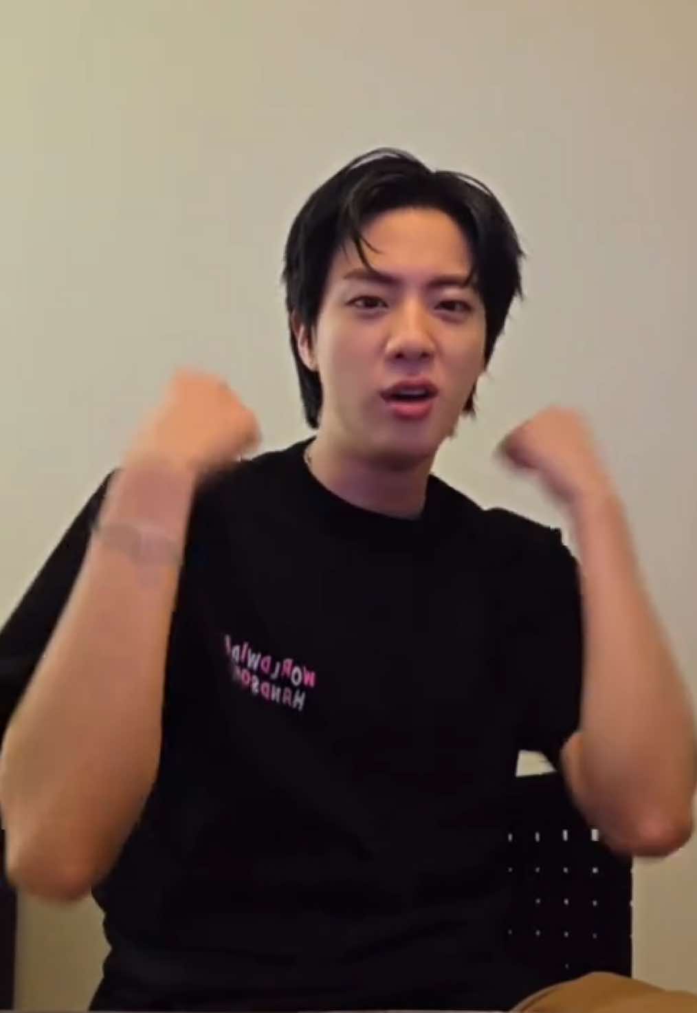 🏋🏻‍♂️ JIN WILL JOIN THE MEMBERS AT THE GYM— I MEAN SONG CAMP IN THE US AFTER TOUR 💪  #jin #jinlive #weverselive #runseokjin_eptour #bts #btsarmy 