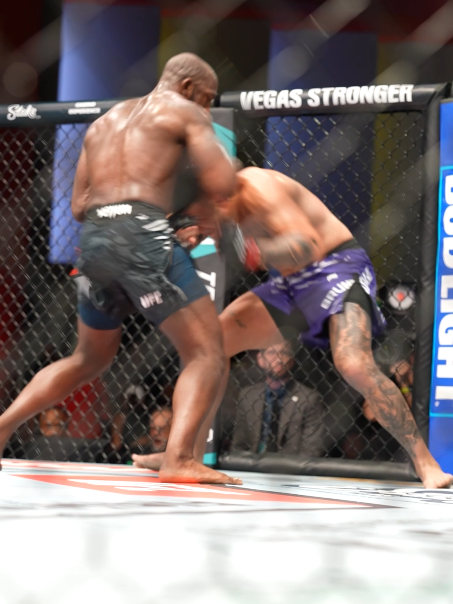 Eric McConico and Cody Brundage were SWINGING 😮‍💨 #UFC #mma #ericmcconico #codybrundage