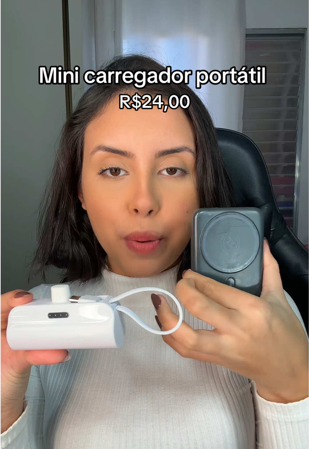 Fiquei encantada com esse mini carregador 🥹🩷 Descrição:Estou mostrando um mini carregador portátil que foi feito para pessoas que querem praticidade na hora de carregar o celular #carregadorportatil #carregadorsemfio 