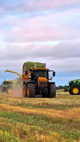 Chop a bit 🌾 #agri #tractor #fyp #4k @Dxc_qxinn @Tom @Sam Jordan 