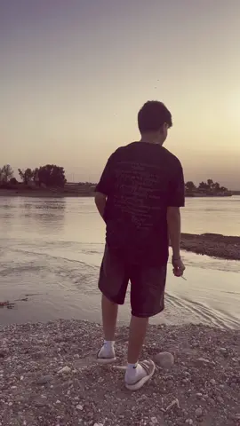 الوعد مثل الشرف 😔.                             شاعركم  المفضل ؟   #صور #موصل #تصاميم #شعب_الصيني_ماله_حل😂😂 #قوالب_تيك_توك #تصاميم_فيديوهات🎵🎤🎬 