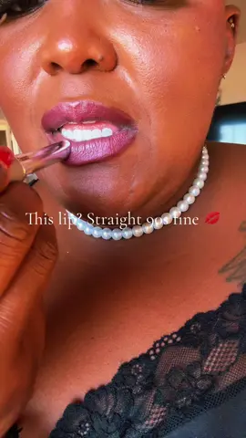 @Clinique new Pink Honey has me feeling like I just stepped out of a 90s music video — soft glam, glossy vibes, and a shade that just hits. It’s smooth, buildable, and the perfect everyday pink that still makes a statement. If you lived for 90s fine… you need this. 💄
