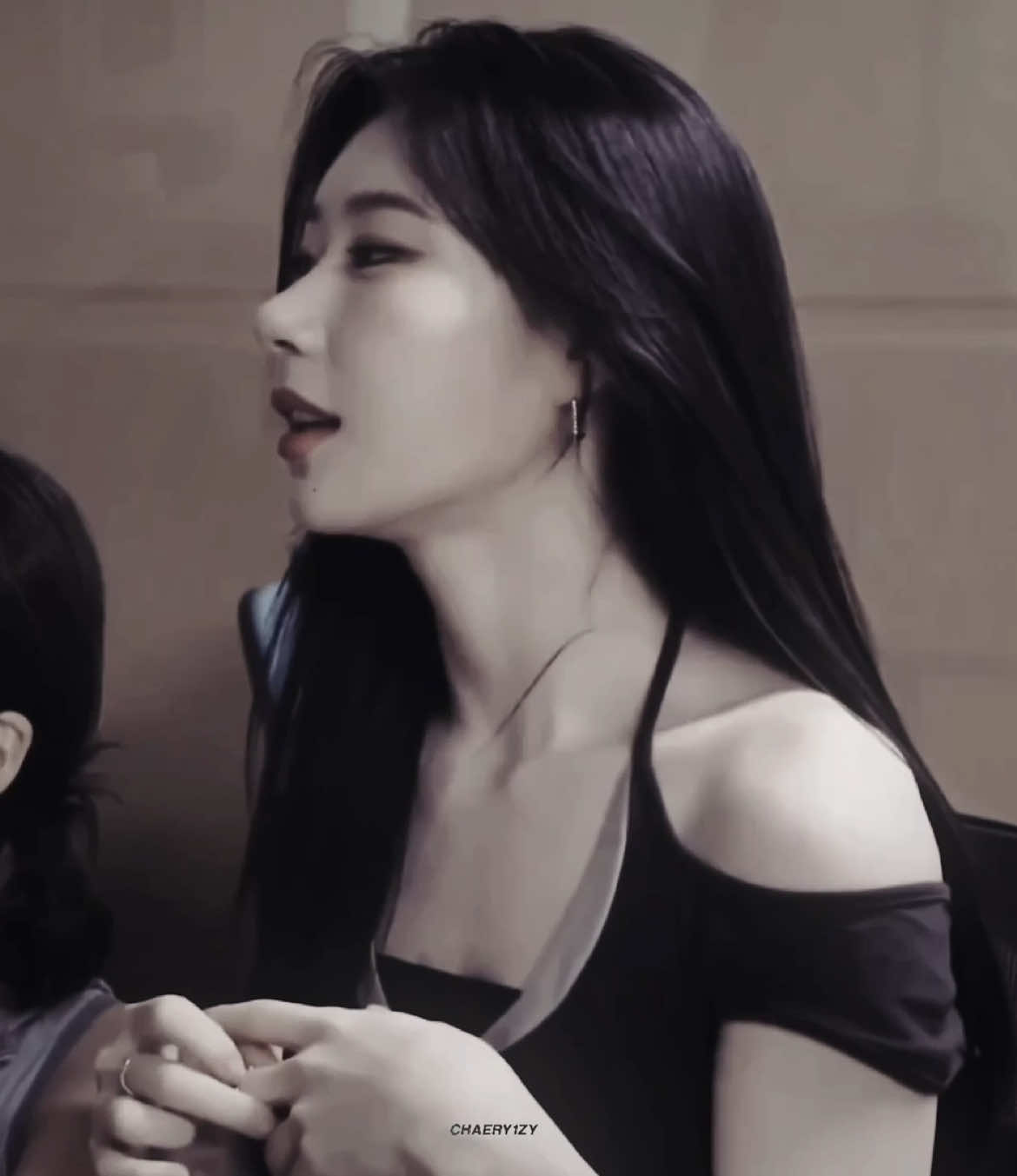 loving this trend | fake everything tt | #chaeryeong #itzy #leechaeryeong #chaeryeongedit #itzyedit #itzychaeryeong #itzychaeryeong  tags @b @💸 @hartley @keana @pau @phia ౨ৎ @yeva @rai 🕷️ @m @ｓｕｌ @𝓕𝓻𝓮𝓪𝓴𝔂kayla 