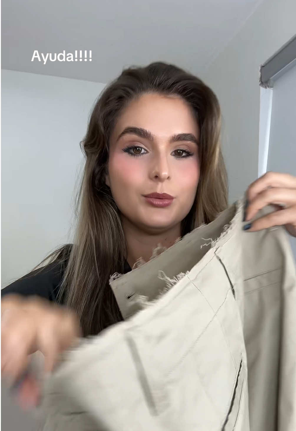 AYUDA URGENTE! 🚨 No sé si ponerme el pantalón o el short… ¡Ustedes deciden! ⬇️🔥