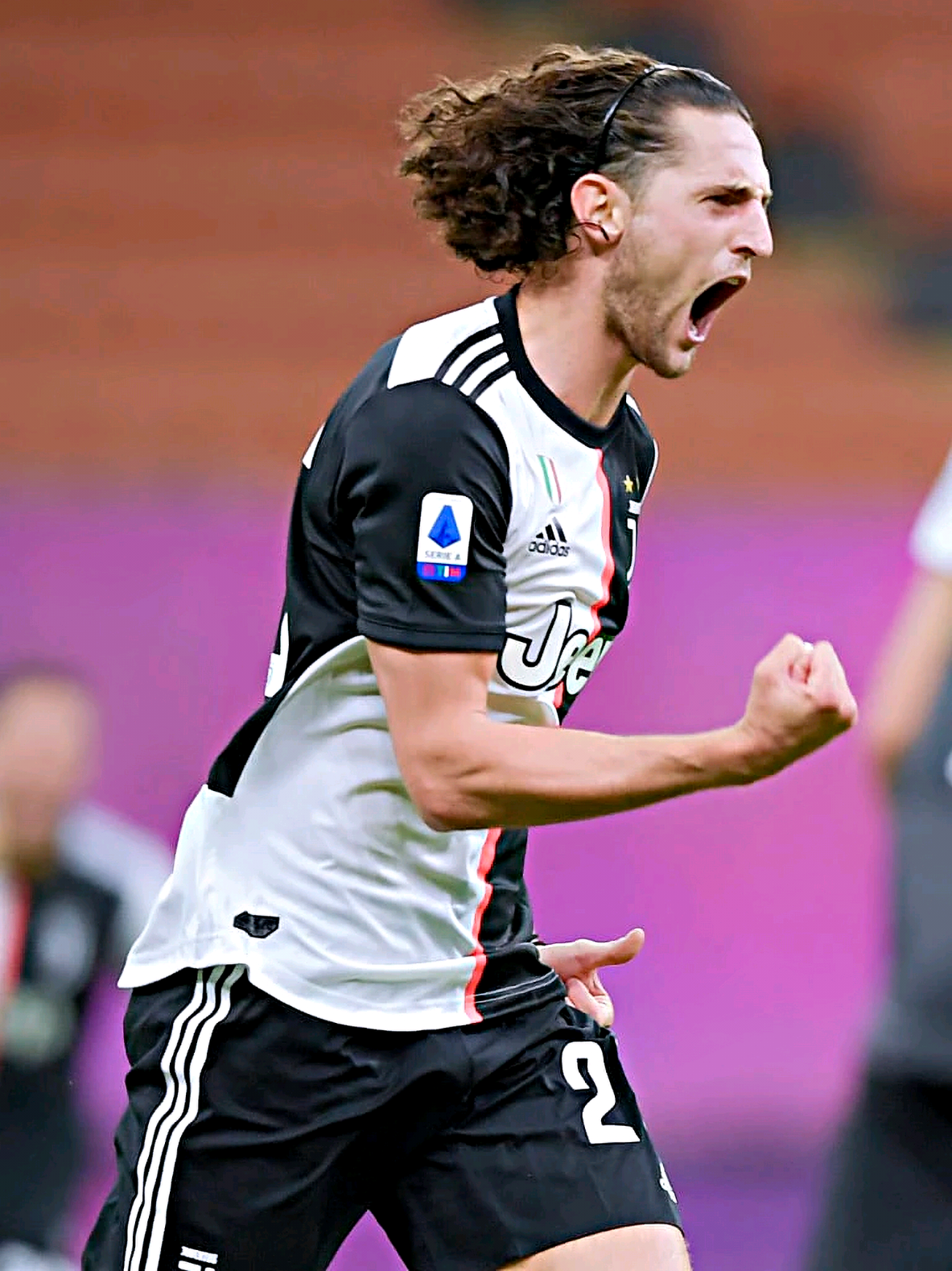 Momento Amarcord; 07/07/2020, Milan Juventus 4-2, Un gol da solista memorabile: Adrien Rabiot parte dalla sua metà campo, salta due avversari in progressione, si accentra e scarica un sinistro imparabile sotto l’incrocio della porta di Donnarumma. Potenza, eleganza e precisione balistica in un’azione da campione. #vocibianconere #juventus #adrienrabiot #cavallopazzo 🐎 #coasttocoast 