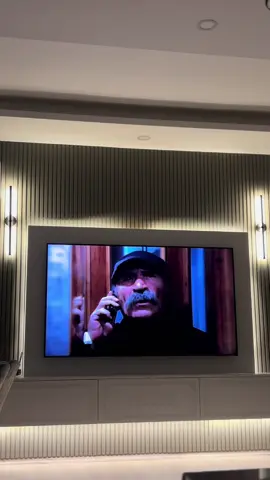 #sonbirşarkıistiyorumsenden #birihtimaldahavar #birihtimaldahavarodaölmekmidersin #ezel #ramizkaraeski #ramizdayı #ömer #eyşan #keşfet #dizi #film #kesitler #replikler #dizifilmreplikleri 
