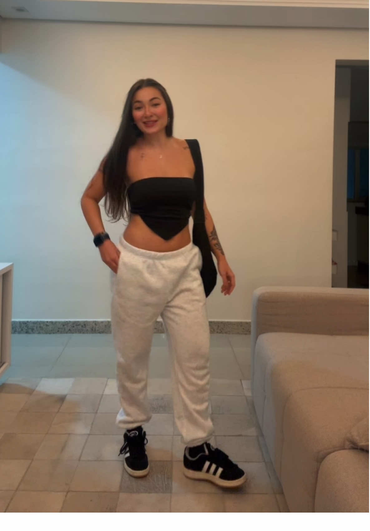 Lookinho de sábado 🖤 com @collectionhypebr  #fashiontiktok #looks #fy 