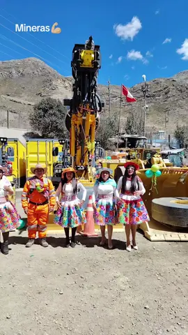 #Mineria #mujerminera #santiago #trend    Mujeres empoderadas 🍻💪🏼💪🏼 UM San Cristóbal - JRC 💪🏼