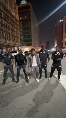 DC: Elvisson 😂😂😂😂